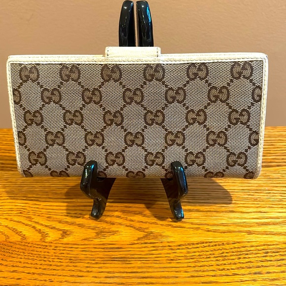 GUCCI Scarlett Monogram Canvas Logo Leather Bi-Fold Wallet. - Picture 3 of 15